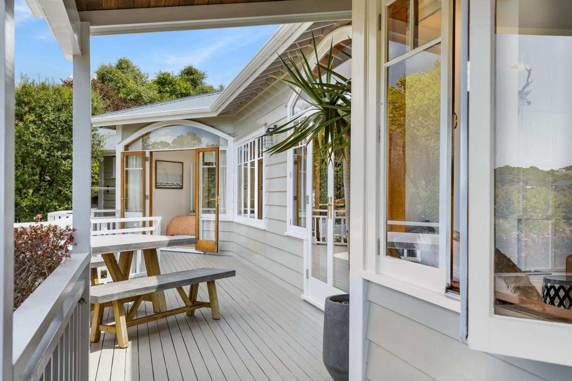 Riverview Retreat Riverhead Екстериор снимка